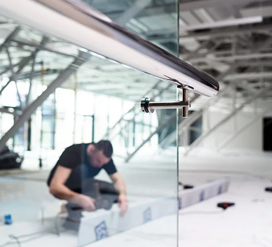 Doral, FL highly skilled glass repair technicians