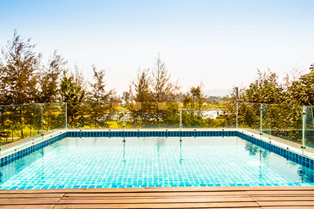 Cost of Glass Pool Fence Repair in Doral, FL